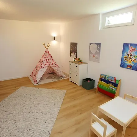 Tatil Evi Rhein Domizil Mit Rheinblick Urmitz